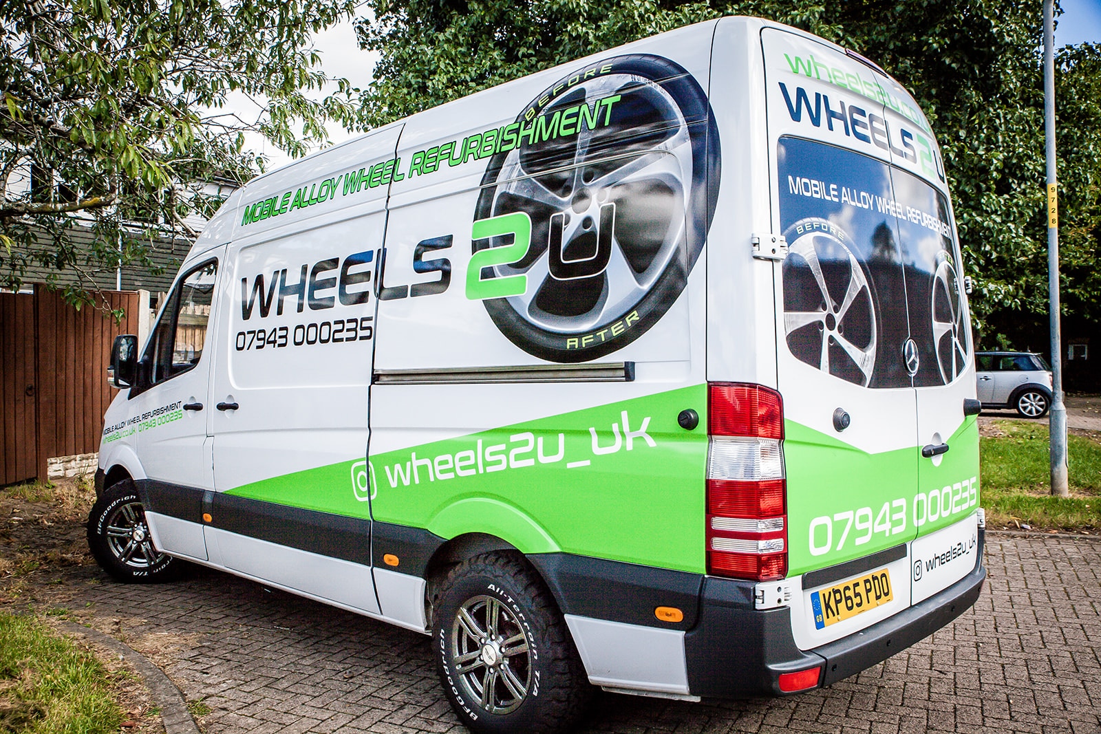 Wheel2U mobile alloy refurbishment service Vehicle